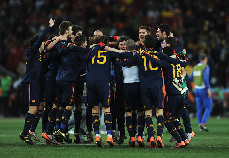 Illustration for article titled World Cup Thighlights: In Celebration Of Pure Spanish Man-Love